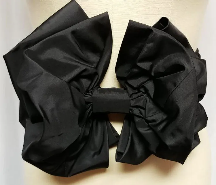 *VINTAGE HUGE BLACK TAFFETA WRAP AROUND BELT WITH 4-1/2 FEET TIES